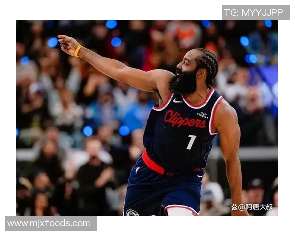 黄蜂与勇士在NBA夏季联赛中激战正酣新星球员表现引人瞩目